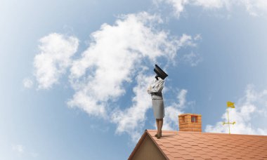 Kamera zoom ile meçhul iş kadını