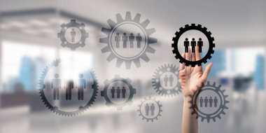 Gears'ı ekranda dokunmadan kadın el kapatın