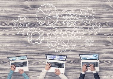 Bir grup insan cihazlar ile 