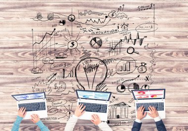 Bir grup insan cihazlar ile 