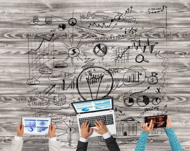 Bir grup insan cihazlar ile 