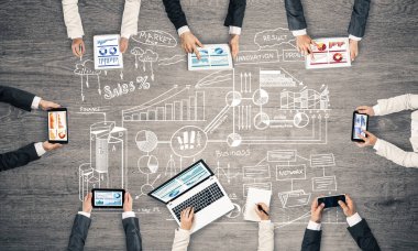 Bir grup insan cihazlar ile 