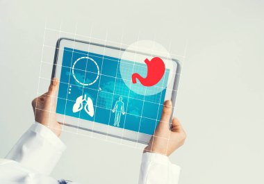 Doktor elinde tablet