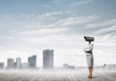 Ben zoom kamera ile meçhul iş kadını