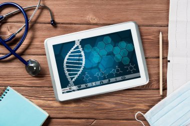 Beyaz tablet pc ve doktor araçları