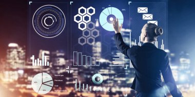 Arkadan iş kadını görünüşü 