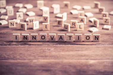 harf ile ahşap öğeleri