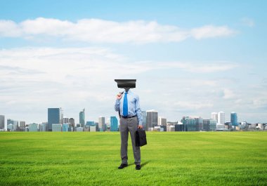 işadamı kafasını yerine kamera ile