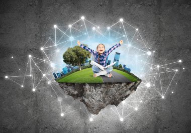 Okul çağındaki kitap ile şirin kız 