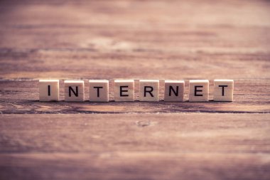 harf ile ahşap öğeleri