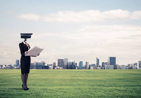 Femme d'affaires avec caméra au lieu de la tête — Photo