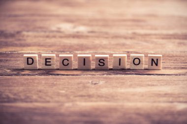 harf ile ahşap öğeleri