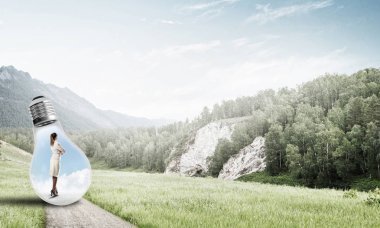 işkadını ampul içinde sıkışmış