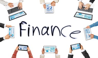 Bir grup insan cihazlar ile