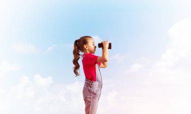 Küçük tatlı kız. 