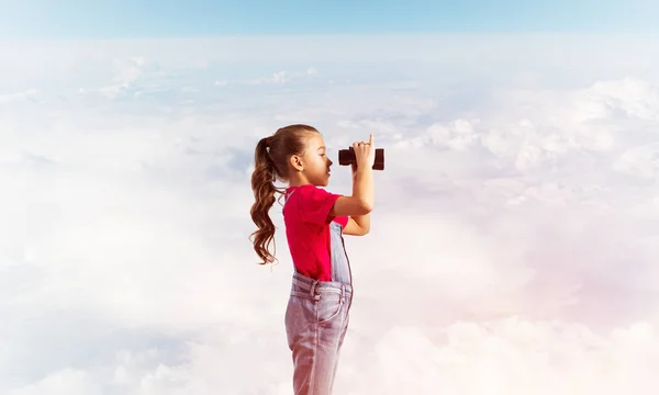 Liten söt flicka — Stockfoto