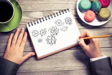 Not defteri vites çizim işkadını