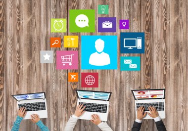 Bir grup insan cihazlar ile 