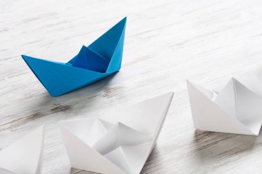 Origami deniz araçları kümesi 