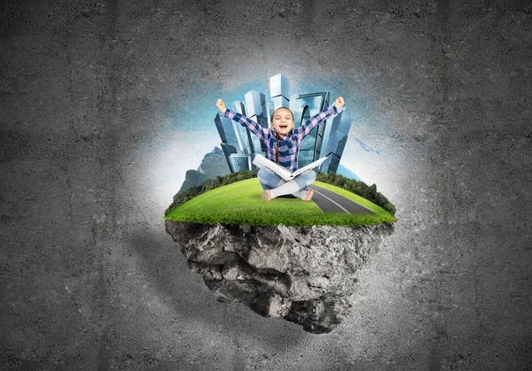 sevimli kız okul çağındaki