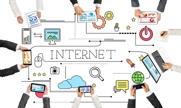 insanlar aygıtlarla birlikte çalışan eller