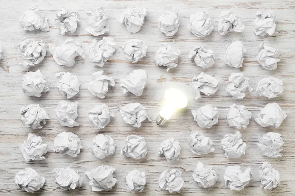 buruşuk kağıt topları 