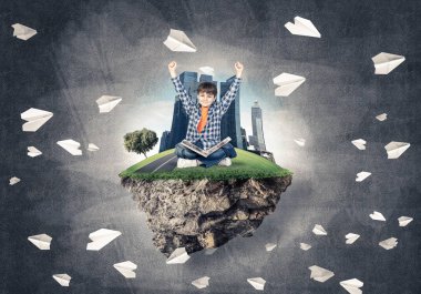 Sevimli çocuk okul çağındaki 