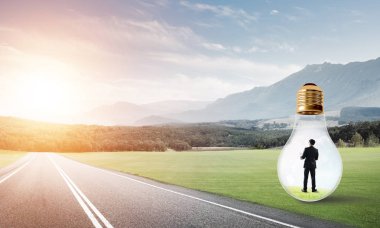 Ampulün içindeki iş adamı