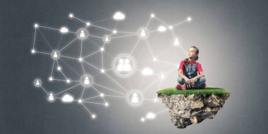 ada uçan üzerinde oturan kız 