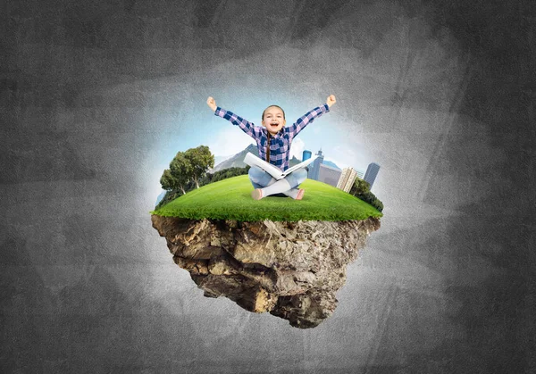 sevimli kız okul çağındaki