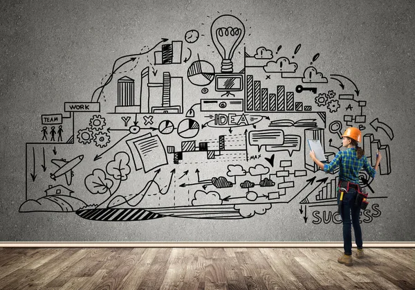 Mühendis kadın arkadan görünüm