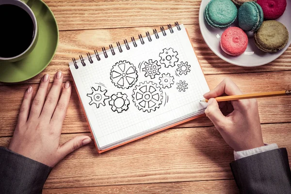 Not Defteri'nde çizim işkadını