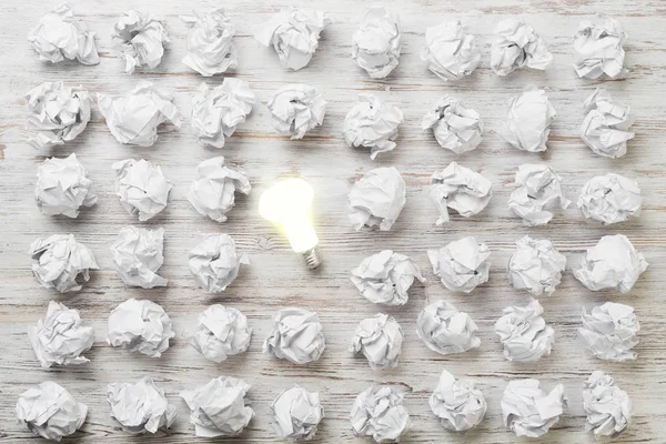 buruşuk kağıt topları 