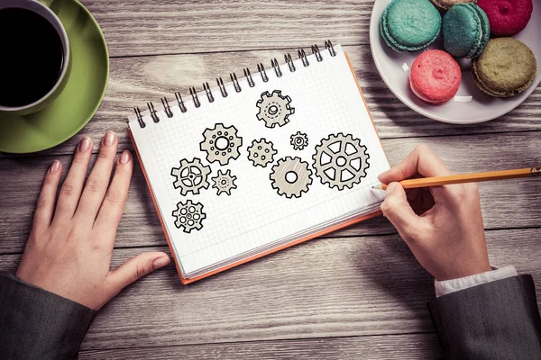 Not Defteri'nde çizim işkadını