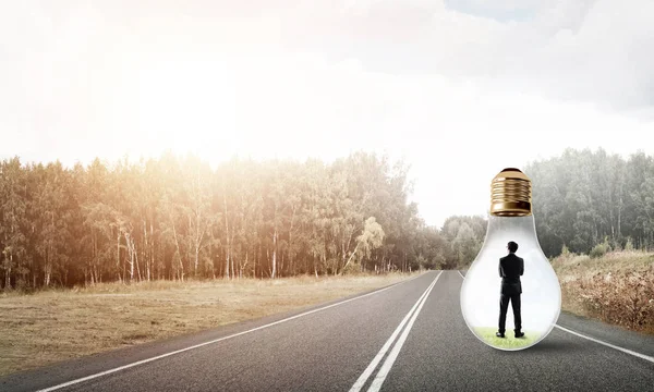 Ampulün içindeki iş adamı