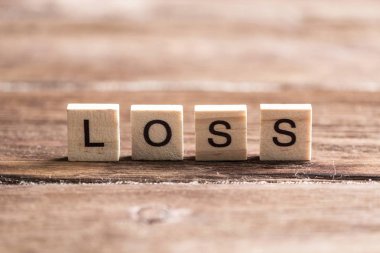 harf ile ahşap öğeleri