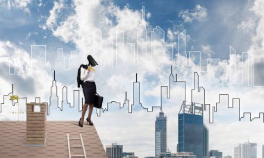 Kamera başlı kadın 