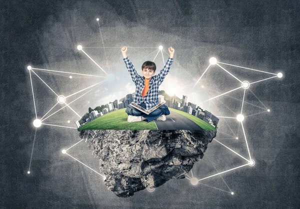  mutlu çocuk çocuk kitapla