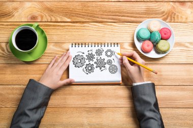 Not defteri vites düzeneği çizim eller 