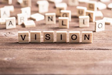 harf ile ahşap öğeleri