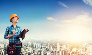 Klasör kadınla mühendisi