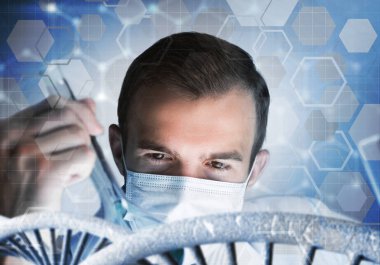 Yakışıklı bilim adamı araştırma yapma  