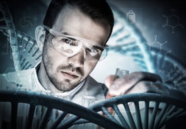 bilim adamı reaktifler cam şişe içinde karıştırma