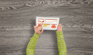 Mali uygulamayı kullanarak