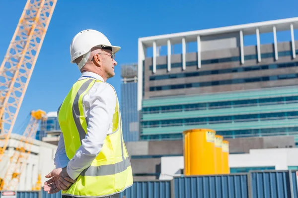 Mühendis adam kontrol şantiye