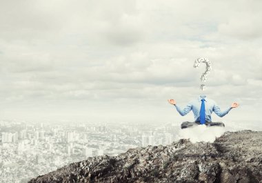 Lotus poz oturan işadamı