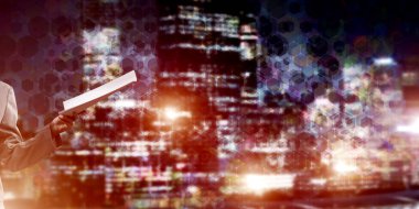 Sözleşme elinde tutan işkadını