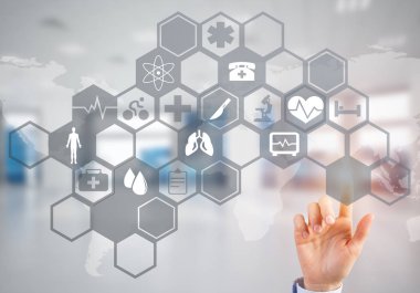 Tıp kavramı simgesiyle dokunmadan kadın