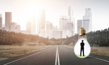 Ampulün içindeki iş adamı 