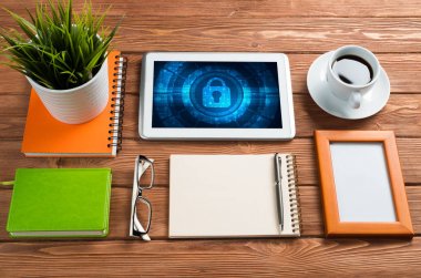 başı işleri ve asma kilit simgesine sahip tablet